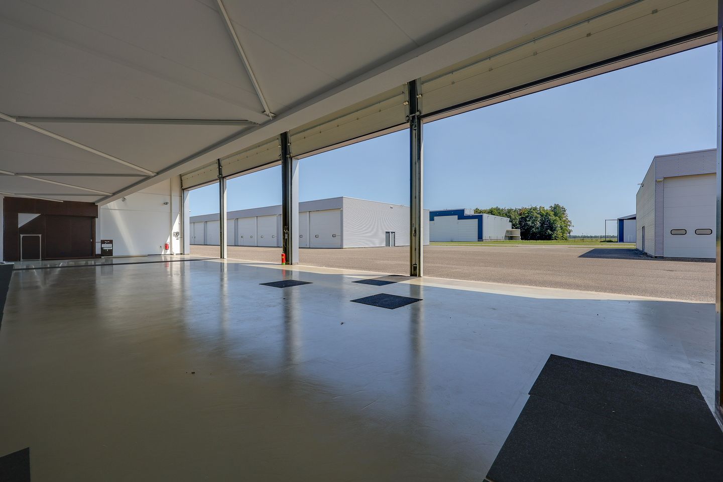 View photo 3 of Emoeweg 19-21