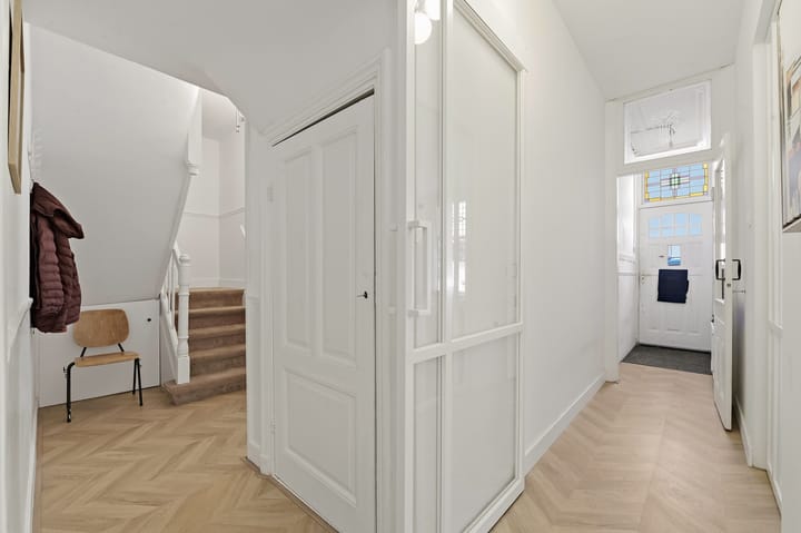 Photo 5 of Van Lumeystraat 42