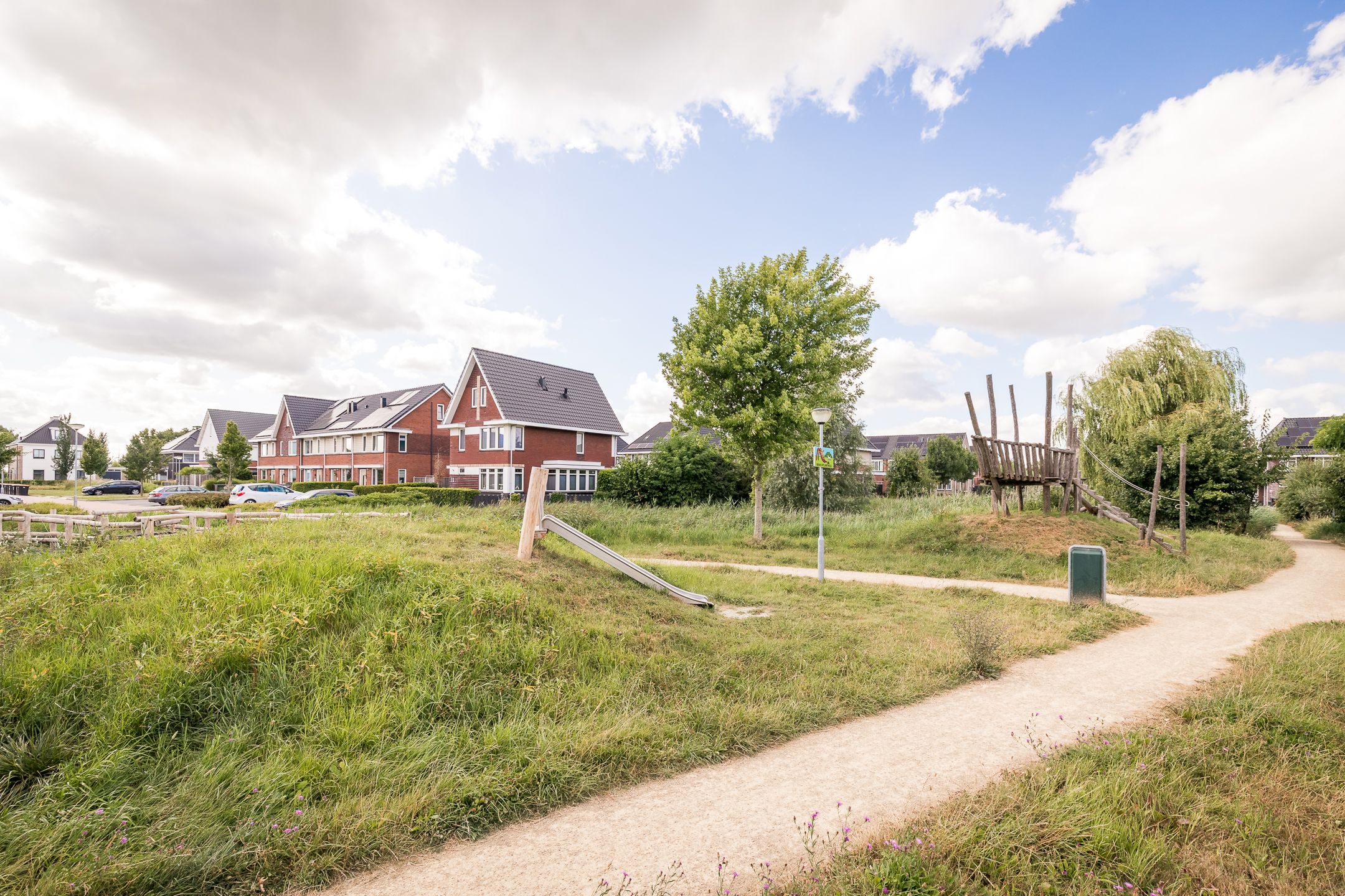 Photo 39 of Groenling 16