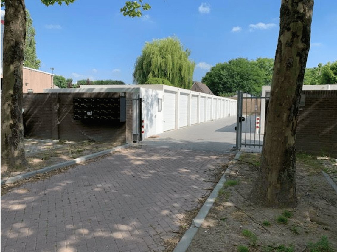 View photo 2 of Puccinistraat 21-24