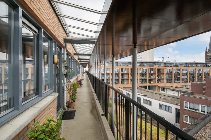 Appartement te koop: Broersvest 102, Schiedam