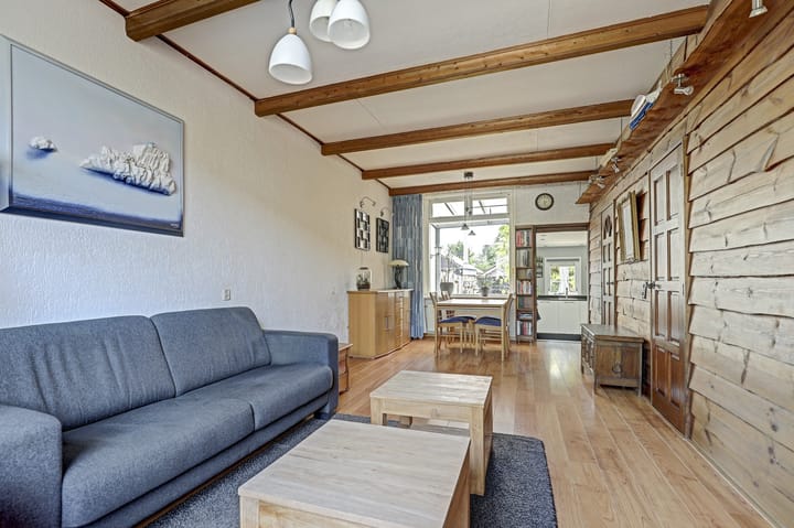 Tussenwoning te koop: Burgemeester Trooststraat 40, Waddinxveen