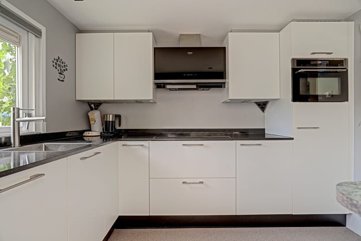 Tussenwoning te koop: Burgemeester Trooststraat 40, Waddinxveen