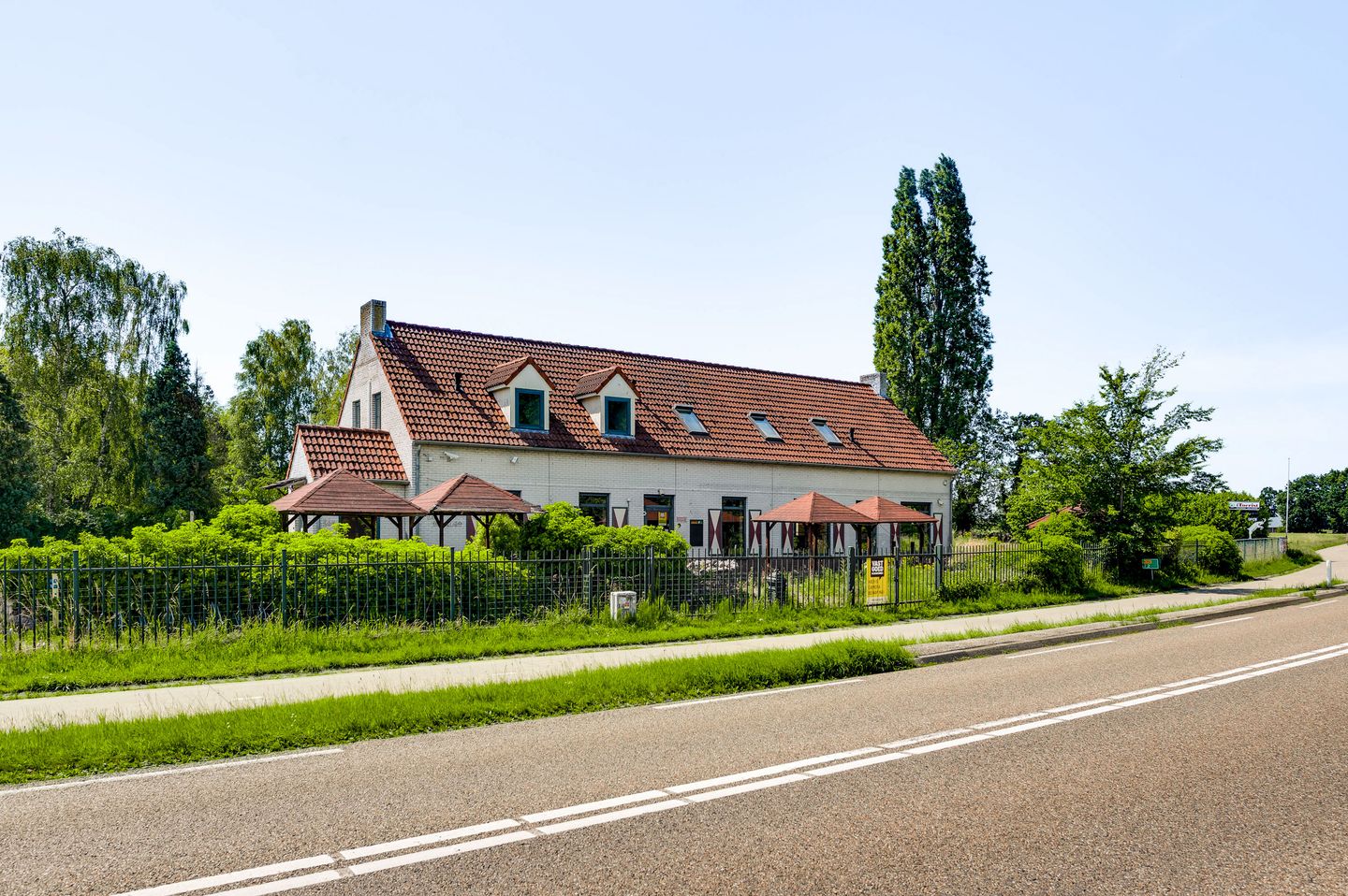 Bekijk foto 1 van Maaseikerweg 280