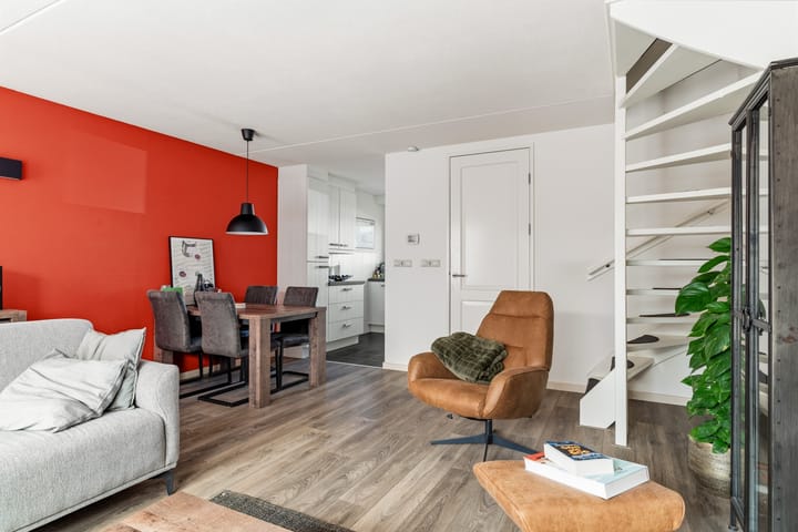 Tussenwoning te koop: Gandhistraat 62, Zetten
