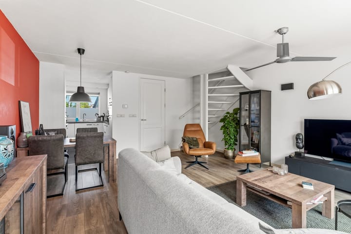 Tussenwoning te koop: Gandhistraat 62, Zetten