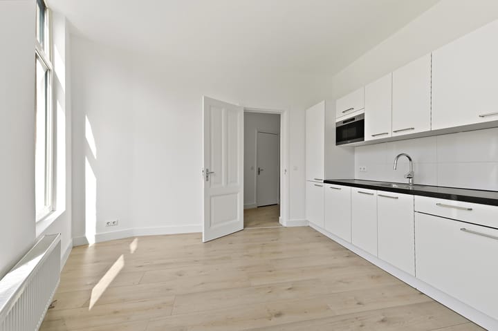 Tussenwoning te koop: Valkenboslaan 196, 'S-Gravenhage