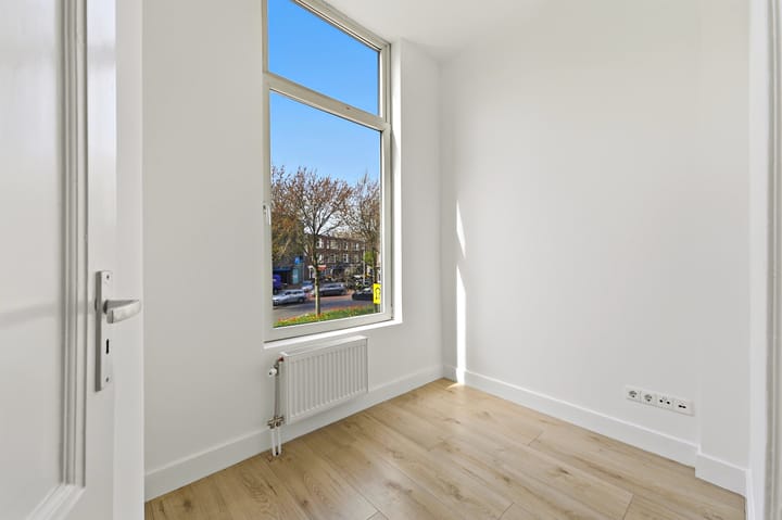Tussenwoning te koop: Valkenboslaan 196, 'S-Gravenhage