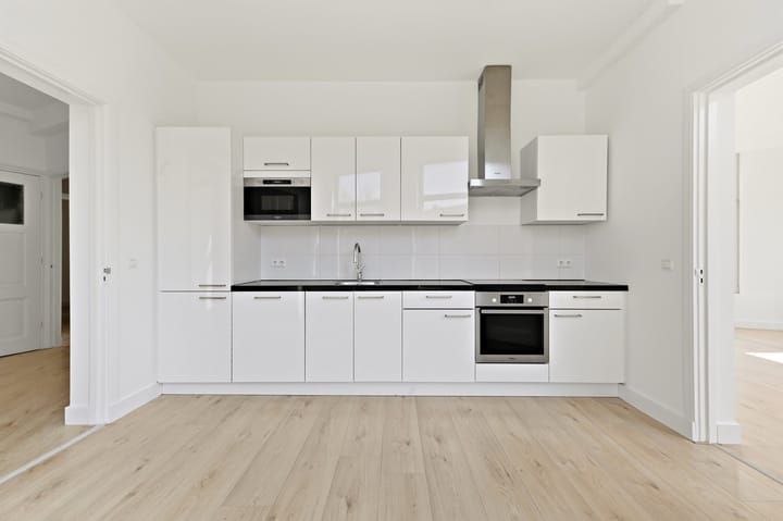 Tussenwoning te koop: Valkenboslaan 196, 'S-Gravenhage