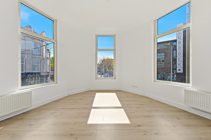 Tussenwoning te koop: Valkenboslaan 196, 'S-Gravenhage