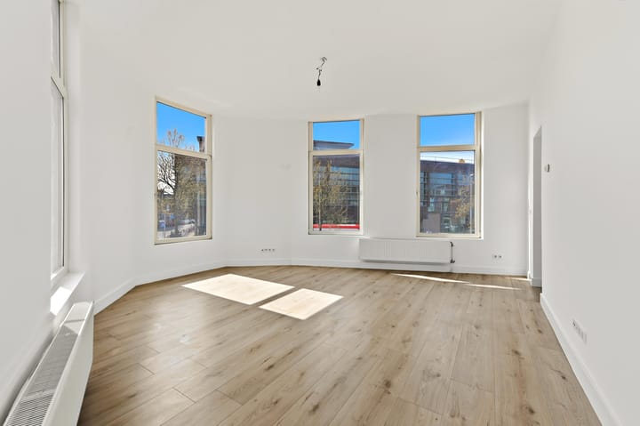 Tussenwoning te koop: Valkenboslaan 196, 'S-Gravenhage