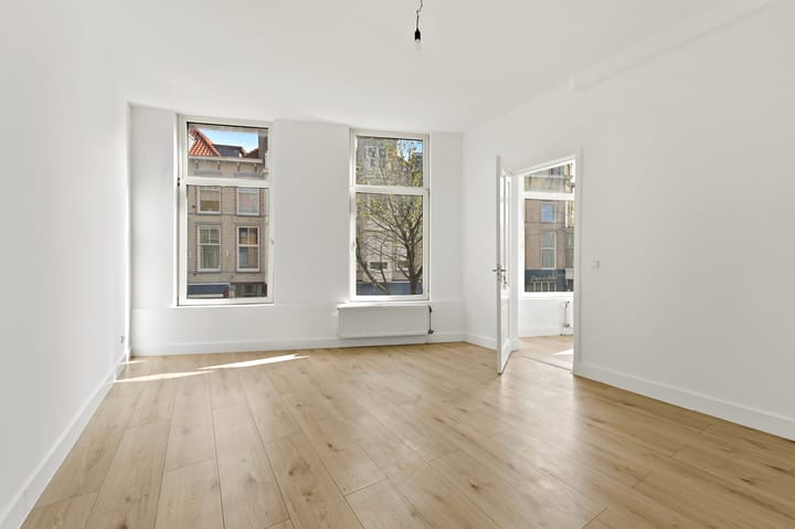 Tussenwoning te koop: Valkenboslaan 196, 'S-Gravenhage