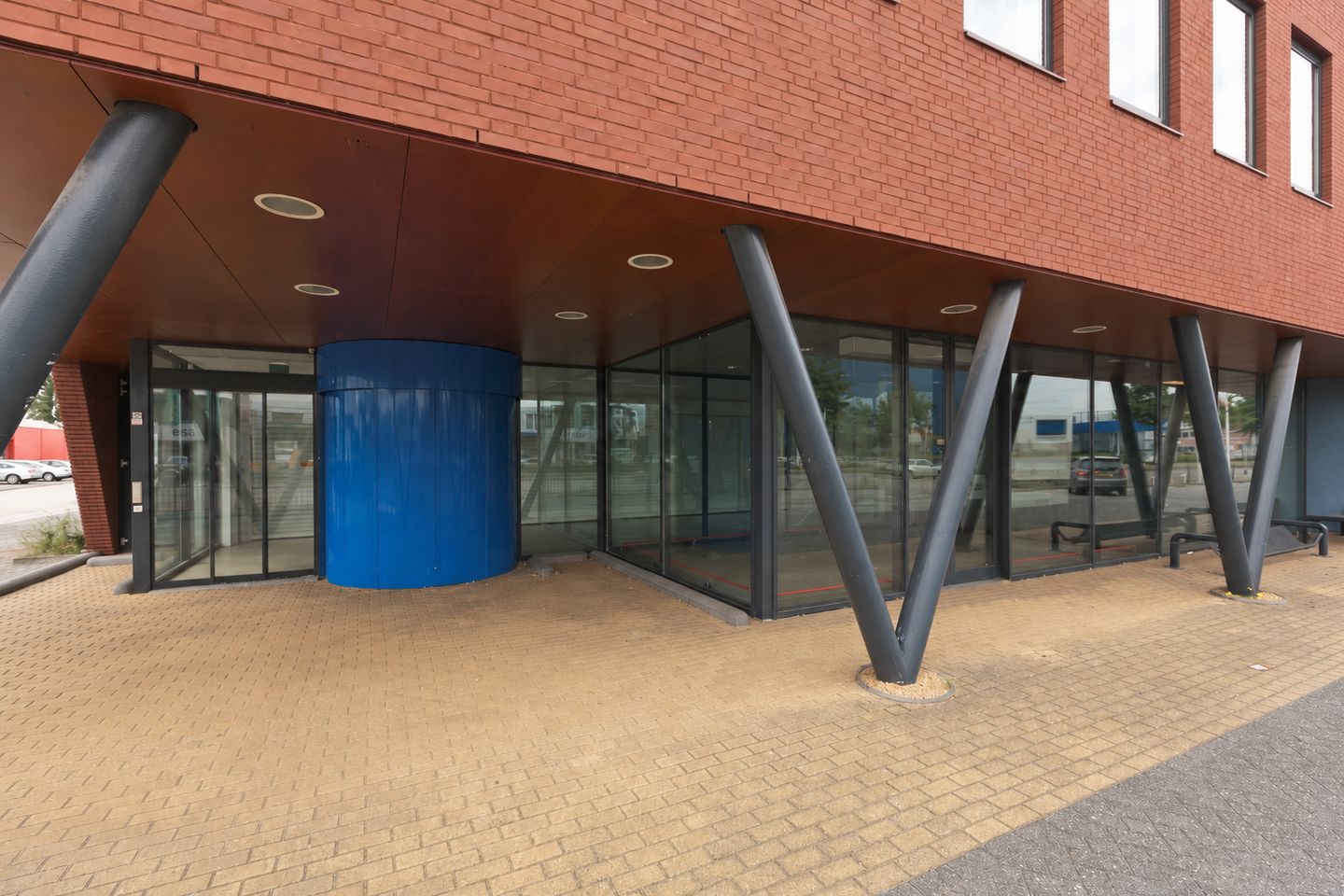 View photo 4 of Rietveldenweg 60