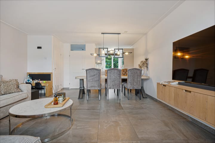 Tussenwoning te koop: Martin Luther Kingstraat 33, Berghem