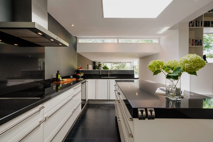 Twee-onder-één-kap te koop: Oosteinde 257, Voorburg