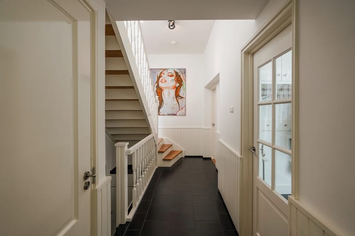 Twee-onder-één-kap te koop: Oosteinde 257, Voorburg