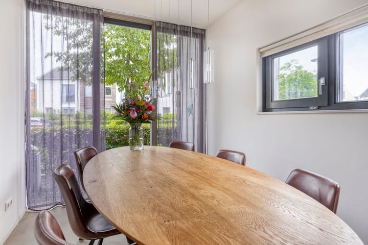 Foto 4 van Vos 49