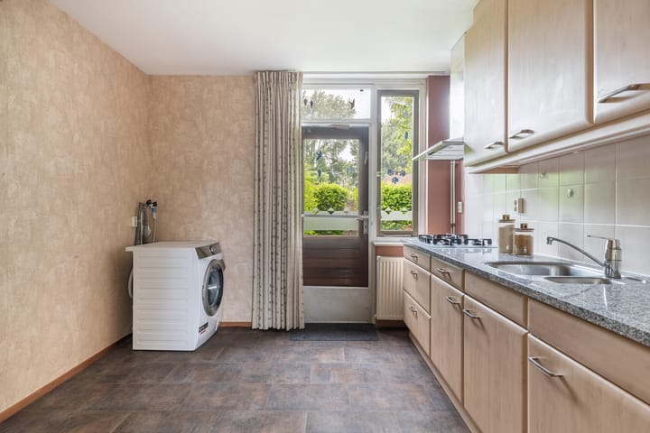 Hoekwoning te koop: Ypk fan der Fearwei 2, Leeuwarden