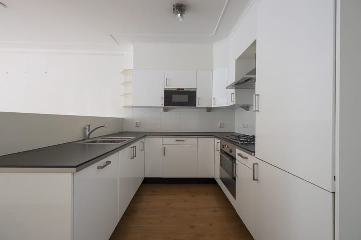 Appartement te huur: Van Oldenbarneveldtplein 8-2, Amsterdam