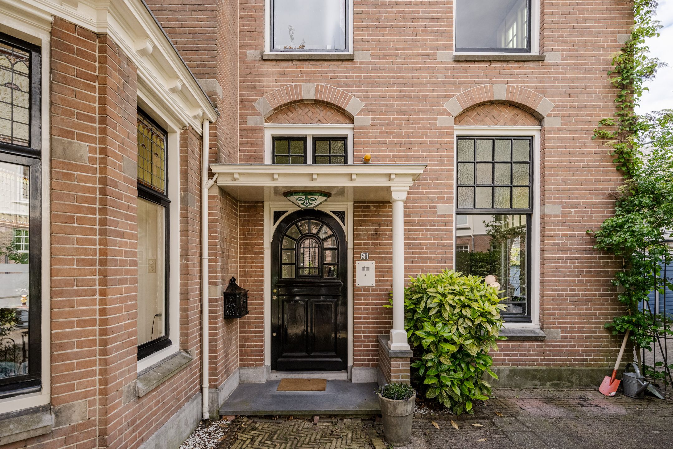 Photo 6 of Koninginneweg 58