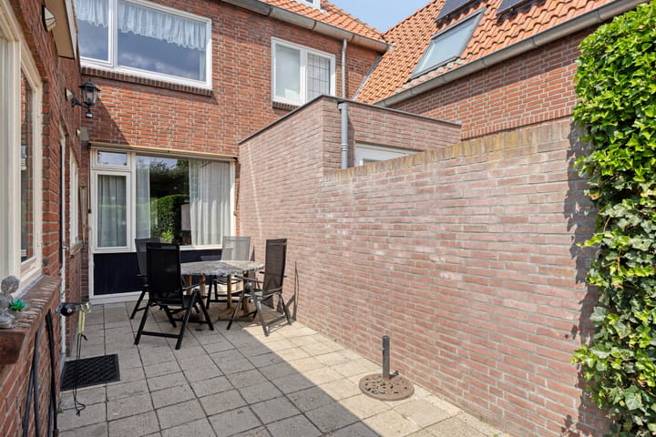 Tussenwoning te koop: Zandstraat 24, Bergen Op Zoom