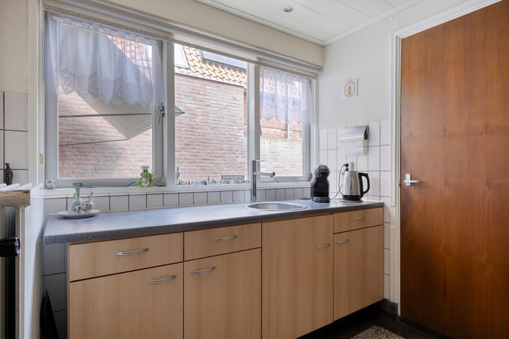Tussenwoning te koop: Zandstraat 24, Bergen Op Zoom