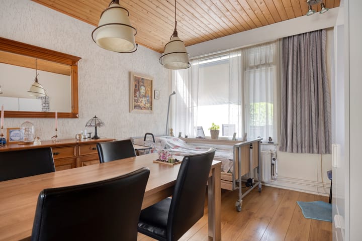 Tussenwoning te koop: Zandstraat 24, Bergen Op Zoom
