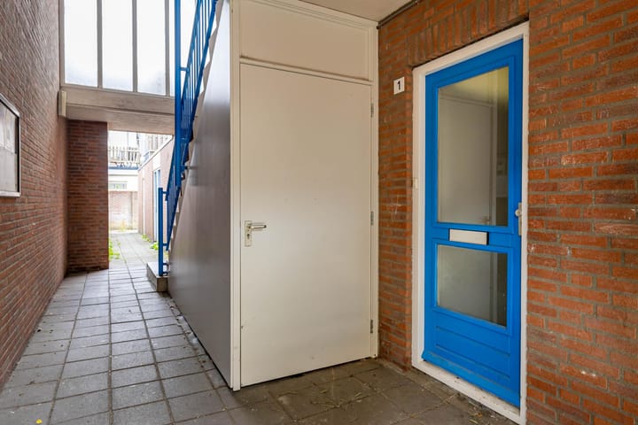 Foto 3 van Bedumerstraat 1