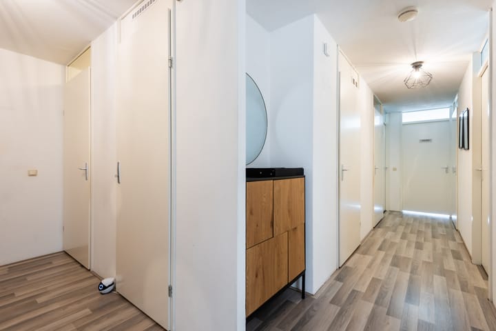 Appartement te koop: Laan der V.O.C. 272, Almere