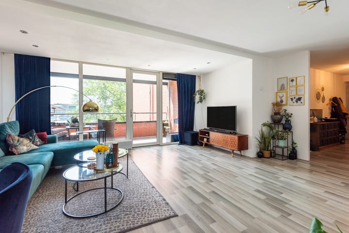 Appartement te koop: Laan der V.O.C. 272, Almere