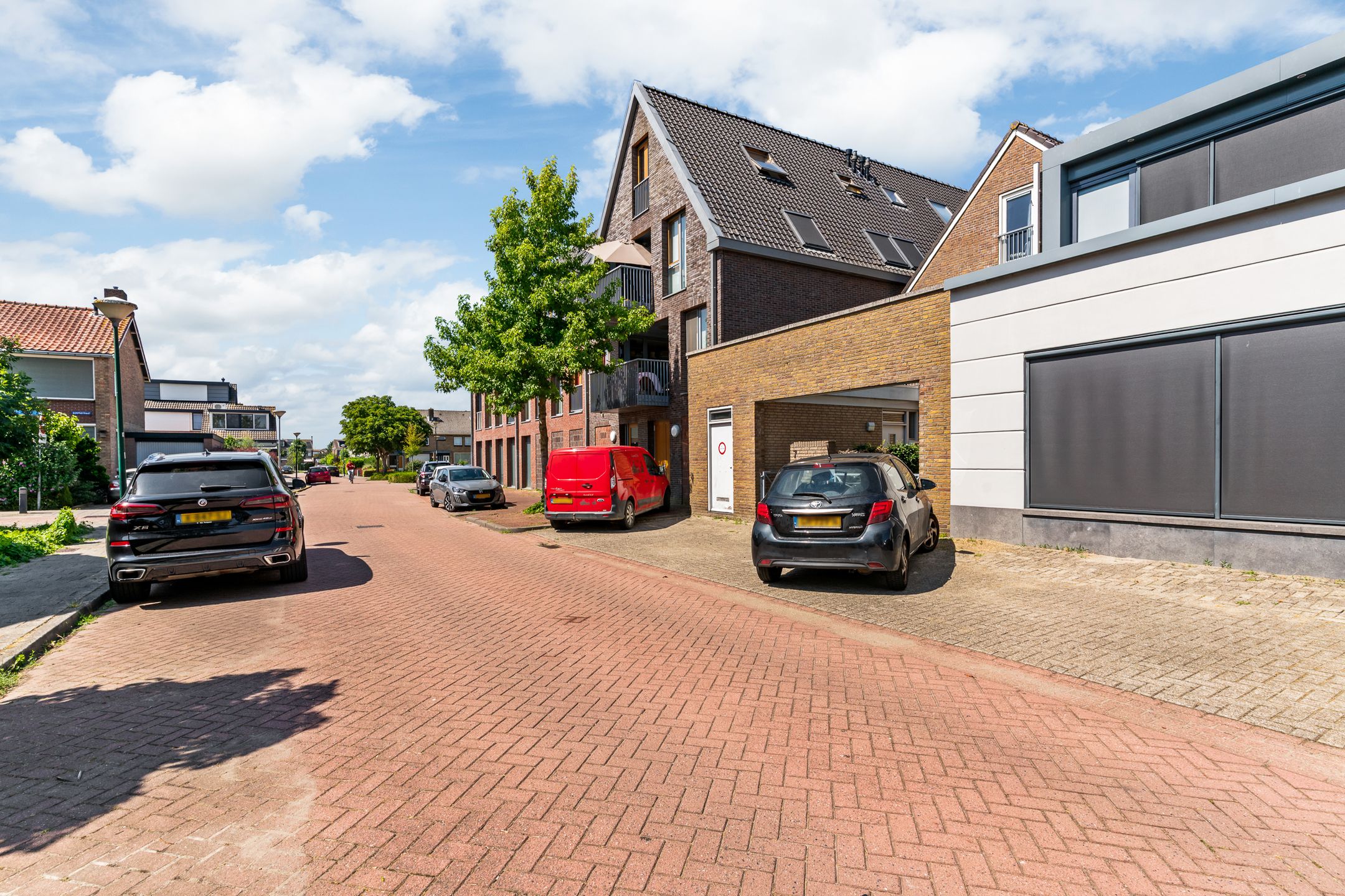 Photo 21 of Bernhardstraat 7-B