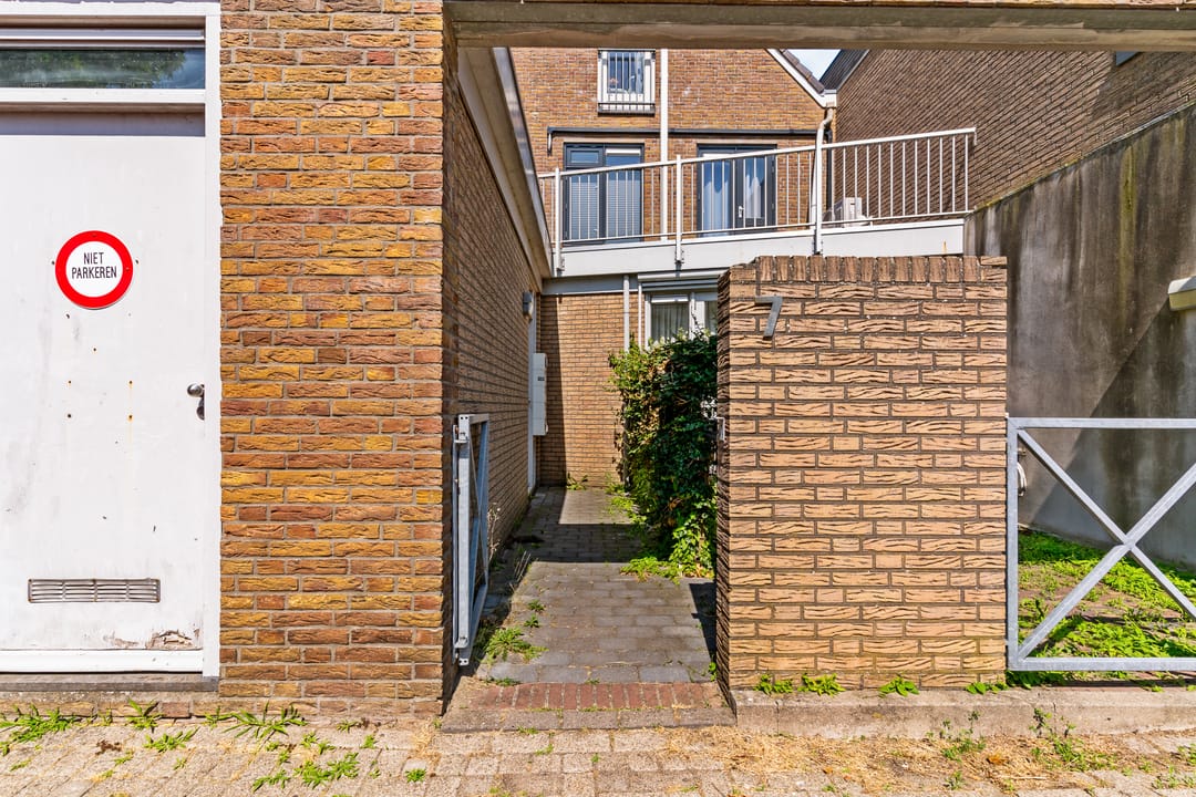 Photo 16 of Bernhardstraat 7-B