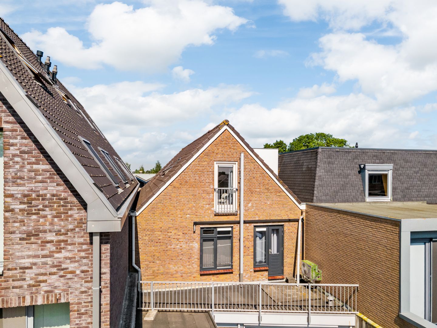 Photo 19 of Bernhardstraat 7-B