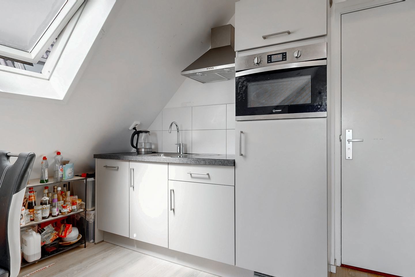 Photo 10 of Bernhardstraat 7-B