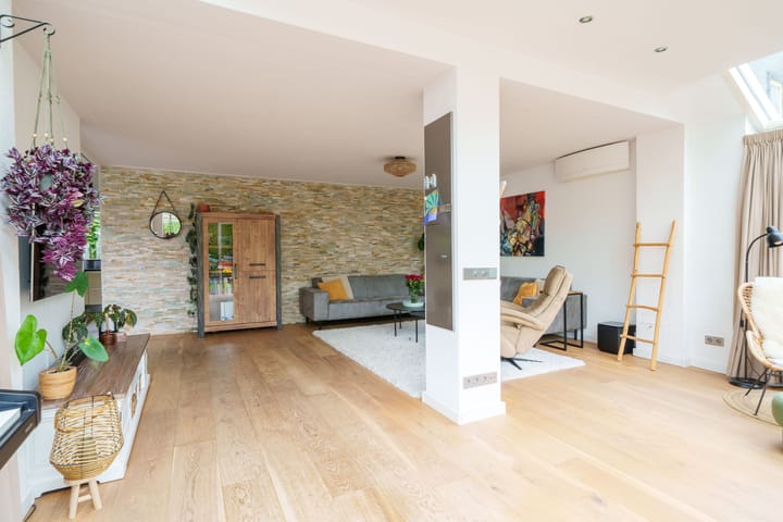Vrijstaande woning te koop: Youri Egorovweg 7, Almere