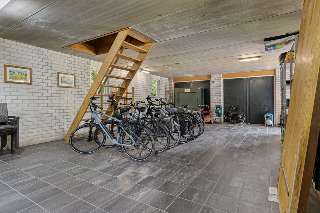 Photo 41 of Jan Smuldersstraat 37-A