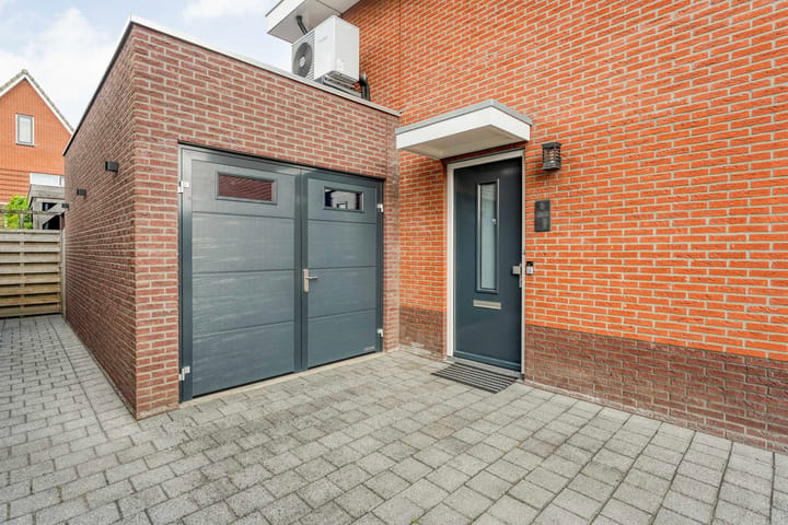 Twee-onder-één-kap te koop: Parelmoervlinder 5, Hoogeveen