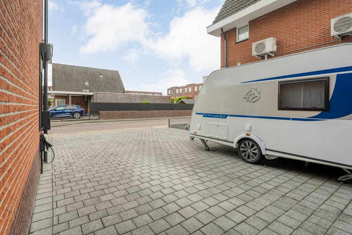 Twee-onder-één-kap te koop: Parelmoervlinder 5, Hoogeveen