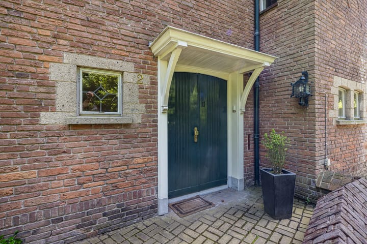 Twee-onder-één-kap te koop: A. van Oudenallenstraat 2, Oosterbeek
