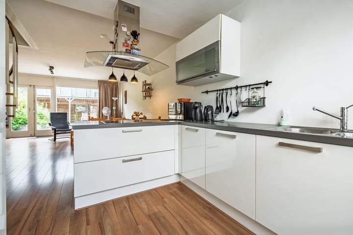 Tussenwoning te koop: Karosdrift 28, Nieuwegein