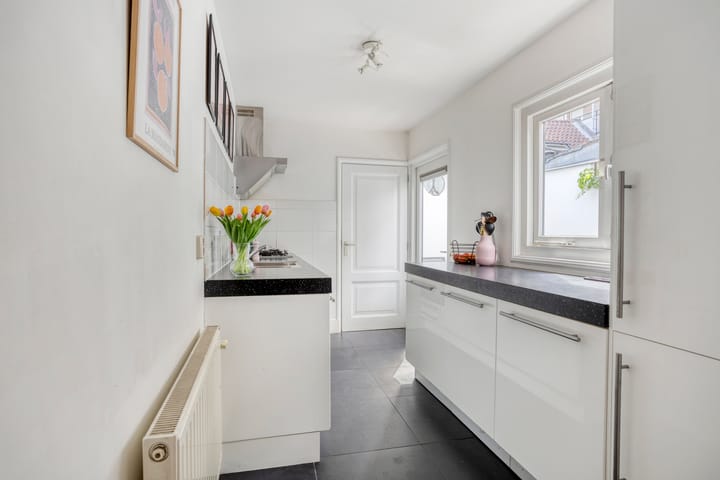 Tussenwoning te koop: Langegracht 139, Leiden