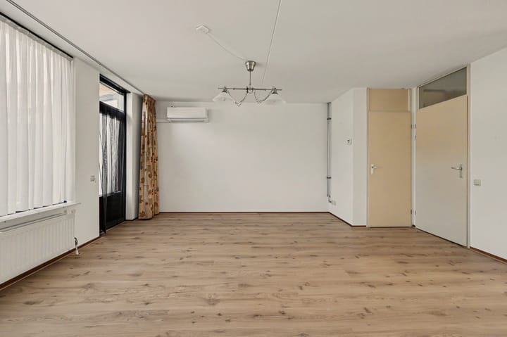 Hoekwoning te koop: Vestingstraat 24, Geertruidenberg