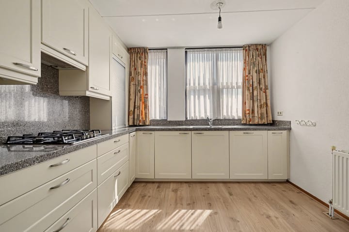 Hoekwoning te koop: Vestingstraat 24, Geertruidenberg