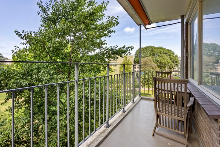 Appartement te koop: Hendrinaland 132, 'S-Gravenhage