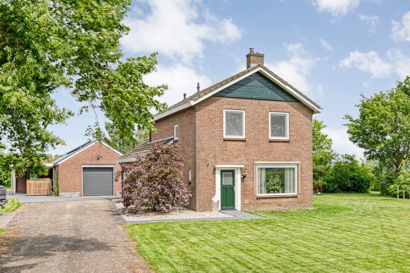 Photo 14 of Middelerstraat 1