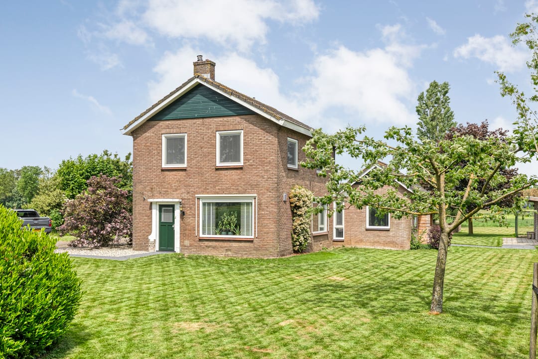 Photo 13 of Middelerstraat 1