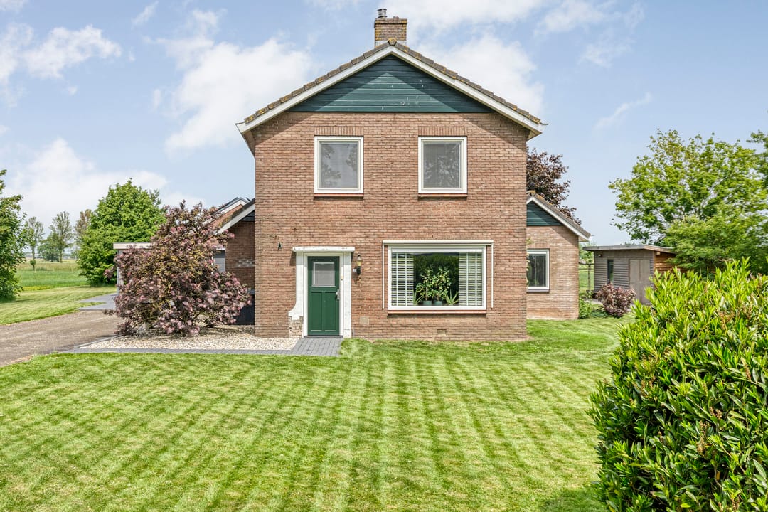 Photo 1 of Middelerstraat 1