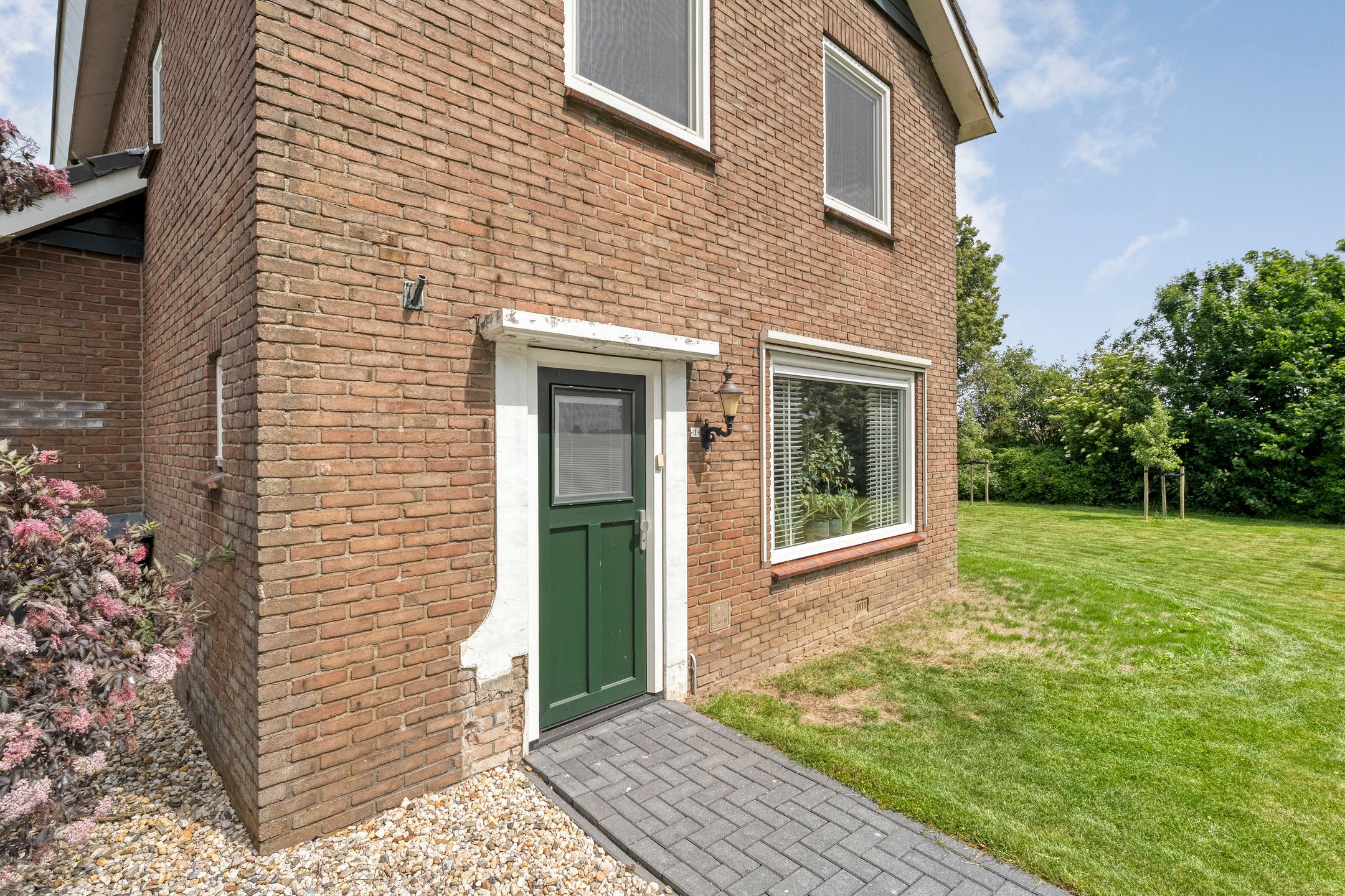 Photo 15 of Middelerstraat 1