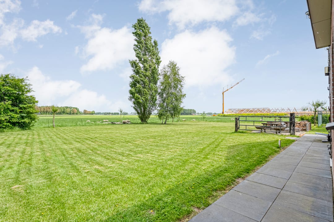 Photo 62 of Middelerstraat 1