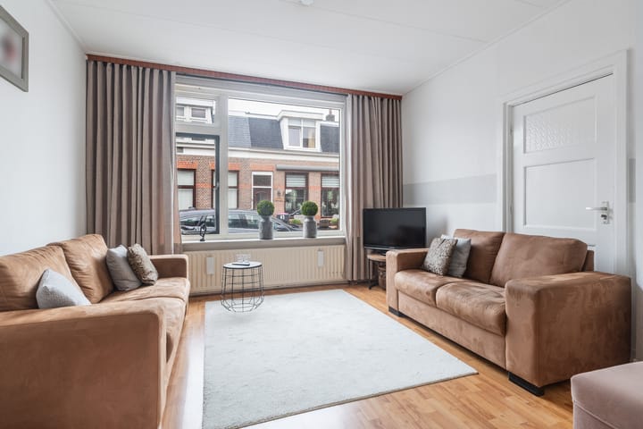 Tussenwoning te koop: van Asbeckstraat 38, Leeuwarden